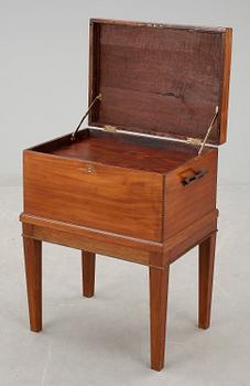 BESTICKSCHATULL, 1700-tal.
