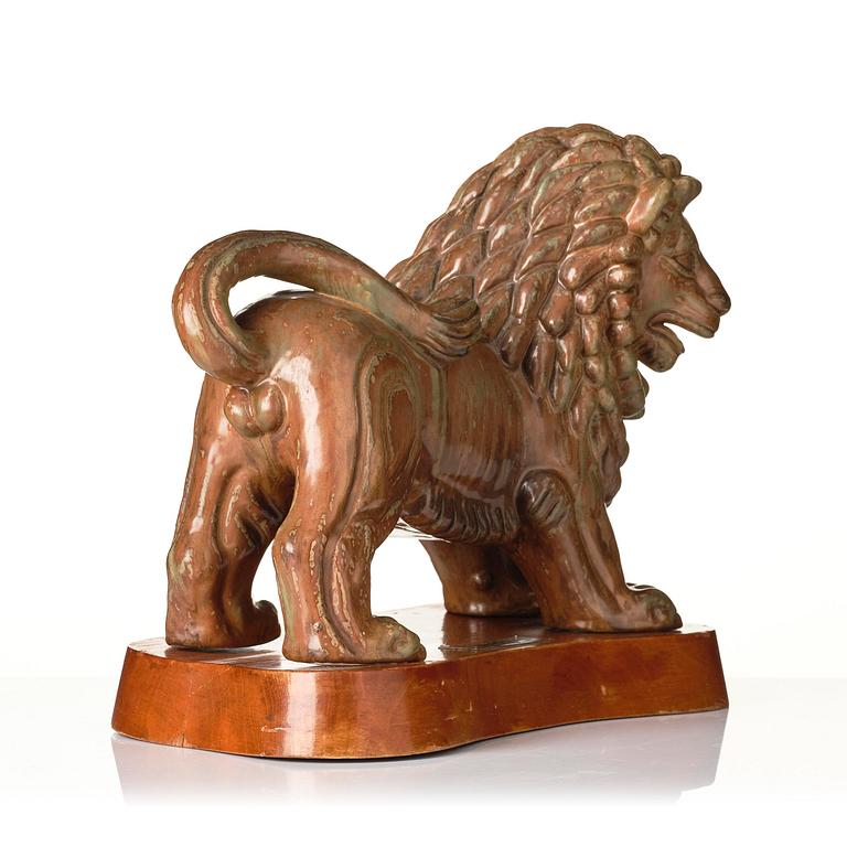 Gunnar Nylund, a unique sculpture of a lion, Rörstrand 1950s.