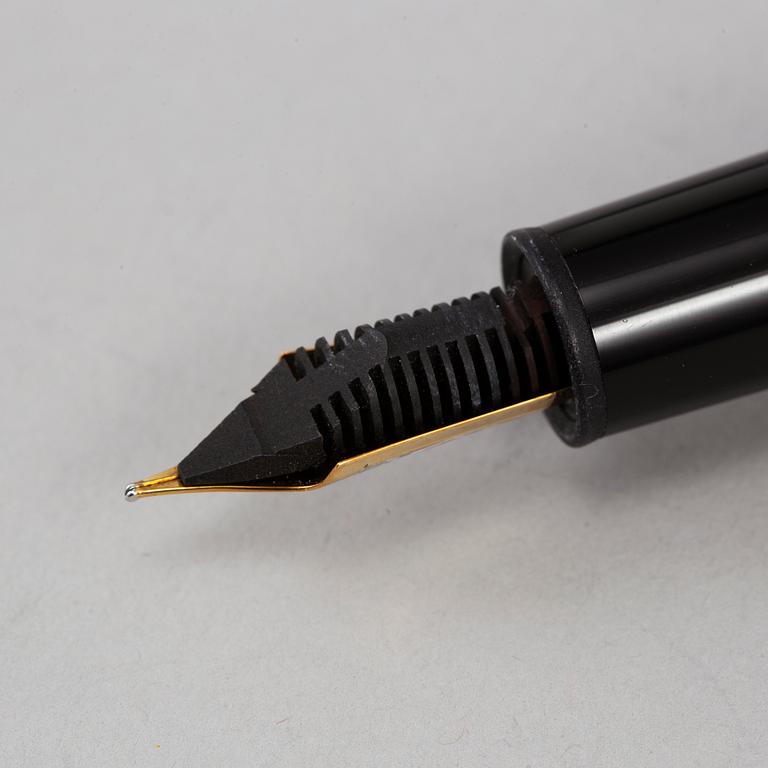 MONTBLANC, a Meisterstück No 146 fountain pen.