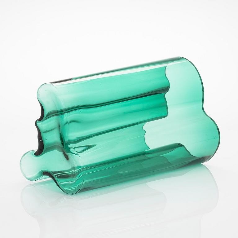 Alvar Aalto, vas, modell 251, signerad Iittala. 2000-tal.