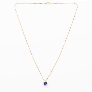 Collier 18K roséguld med safir och briljantslipade diamanter.