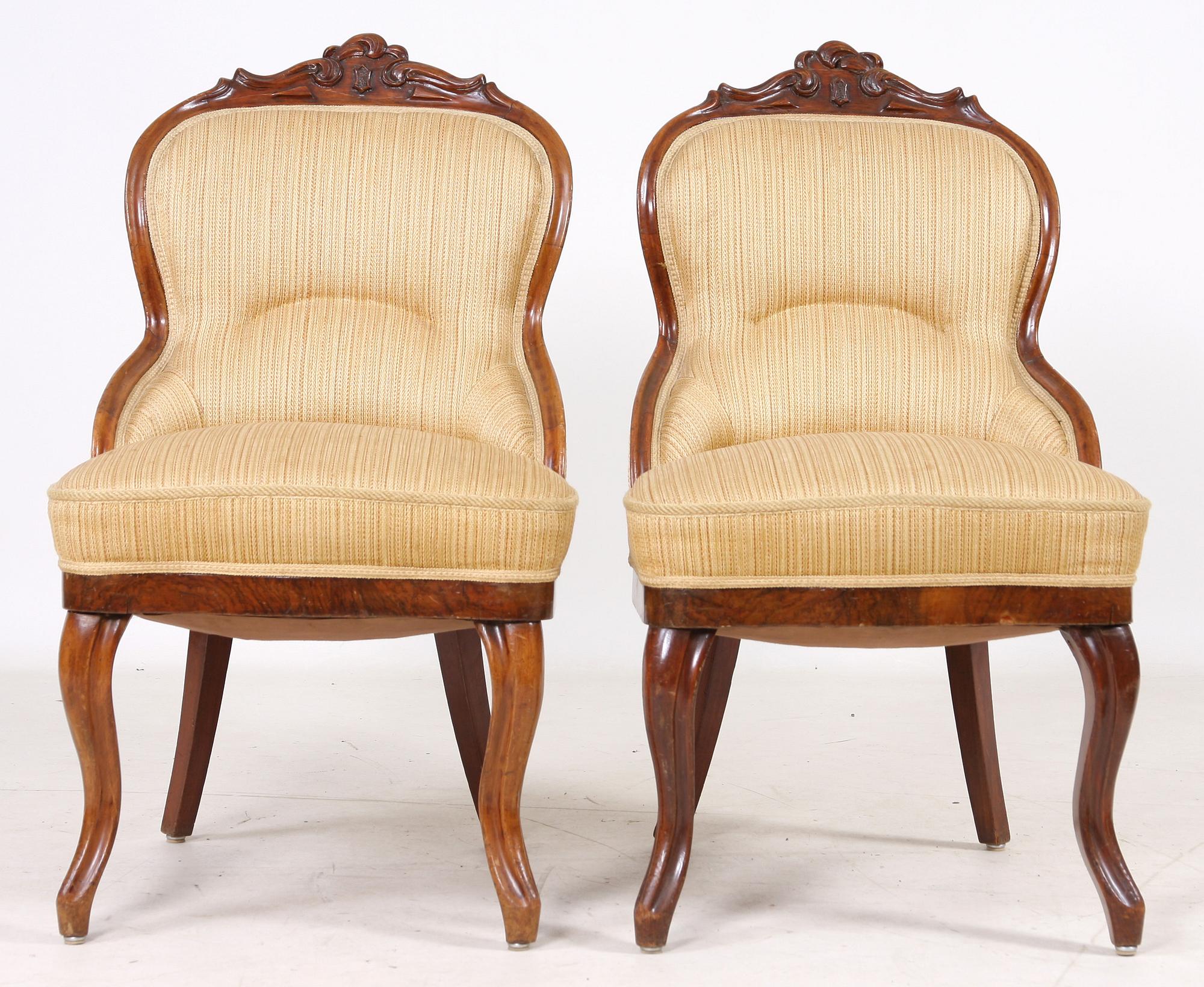 EMMAFÅTÖLJER, ett par, nyrokoko, 1800-talets andra hälft.