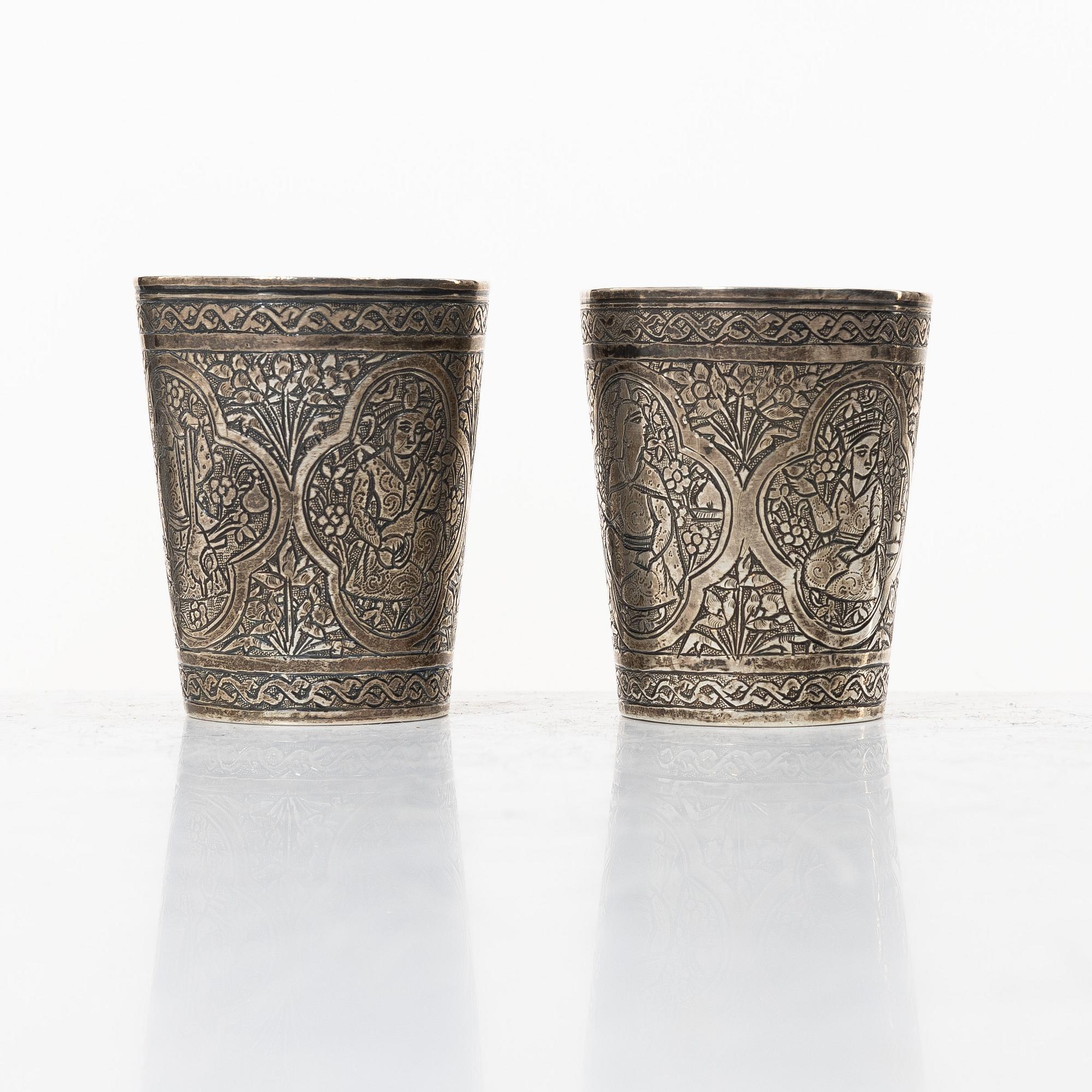 Koppar, ett par, silver, Persien, 1900-talets första hälft.