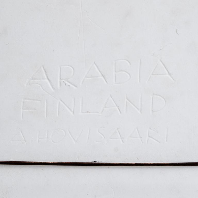 VÄGGRELIEF, stengods, signerad A. Hovisaari, Arabia Finland, 1900-talets senare hälft.