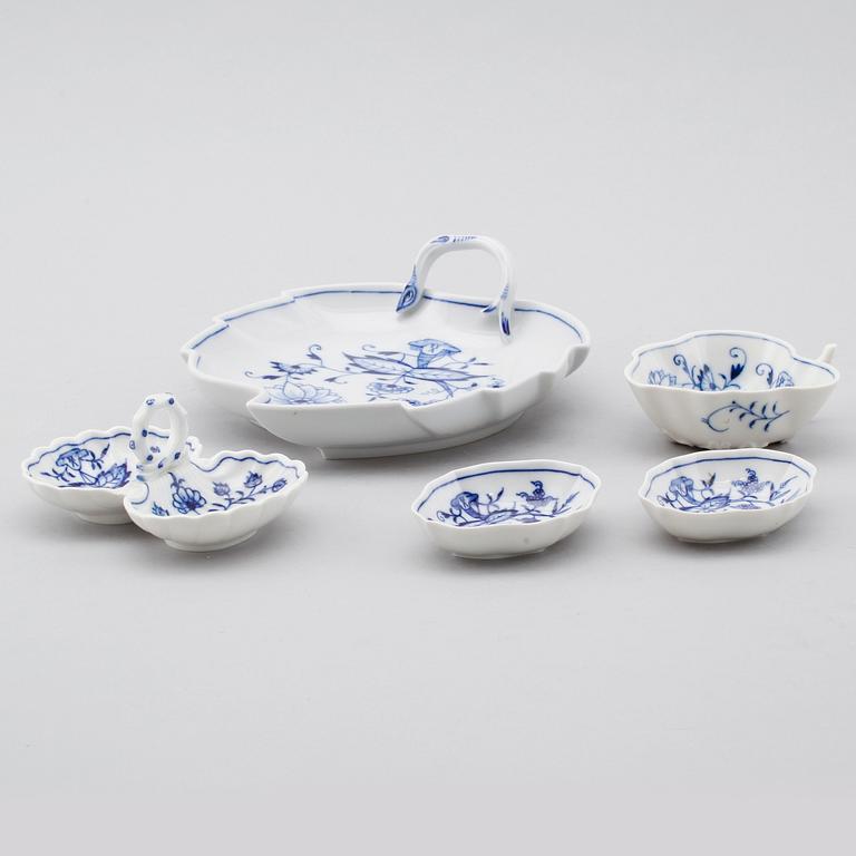 PORSLINSFÖREMÅL, 5 delar, Meissen, 1900-talets mitt.