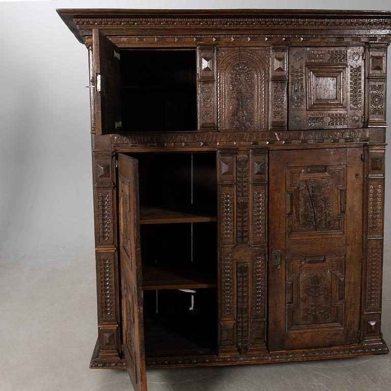 Skåp, Renässans-stil 1800-tal.