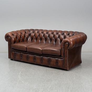 SOFFA OCH FÅTÖLJ, Chesterfield, 1900-talets andra hälft.