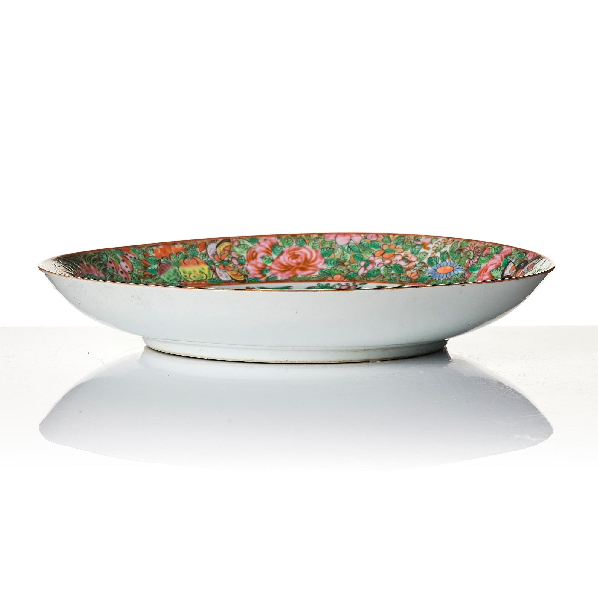 A Canton porcelain dish for the Islamic market, Qing dynasty, dated 1887.