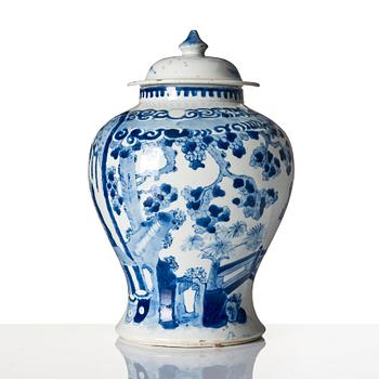 A blue and white jar, Qing dynasty, 19th century.