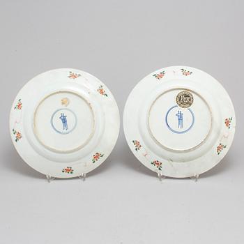Two famille verte dishes, Qing dynasty, Kangxi (1662-1722).