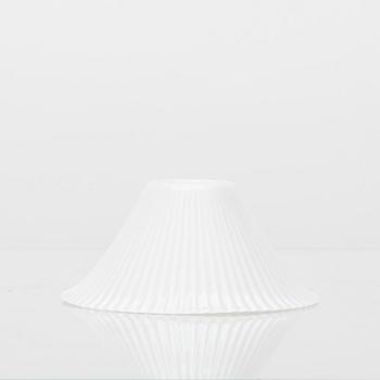 SKÅL, porslin, Aune Siimes, Arabia, signeringen ristad i godset.