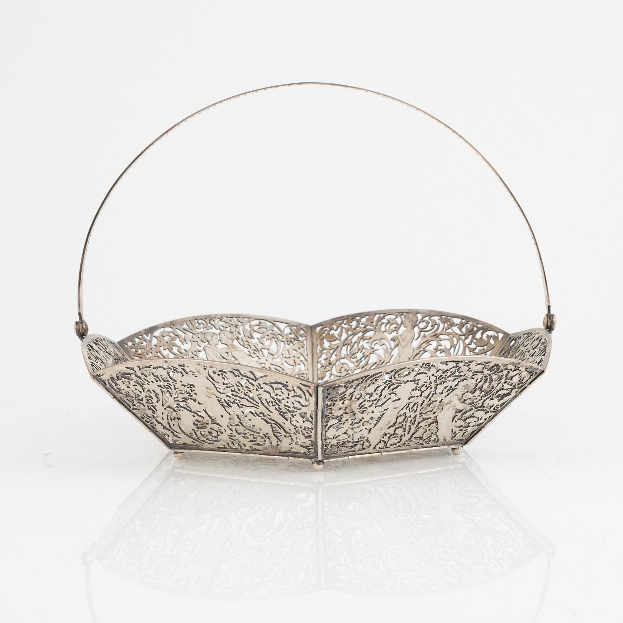 A Swedish silver bowl, mark of Guldsmedsaktiebolaget (GAB), Stockholm 1899.