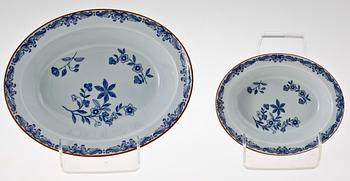 MAT- TE- SAMT KAFFESERVISDELAR, 97 st, porslin, "Ostindia", Rörstrand.