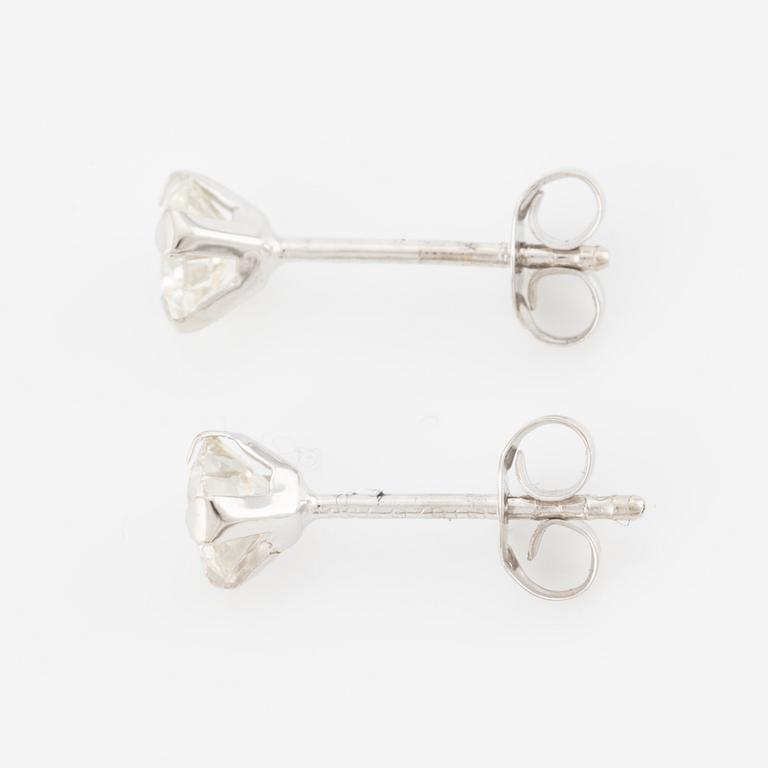 Earrings, 18K white gold with brilliant-cut diamonds totalling 0.50 ct.