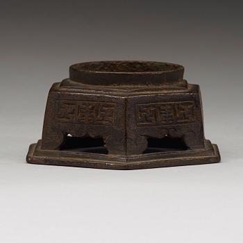 A bronze stand. Ming dynasty (1368-1643).