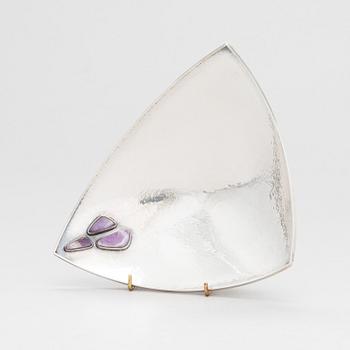 Reijo Sirkeoja, a silver bowl with amethysts, Hopeataidetakomo, Tampere 1962.