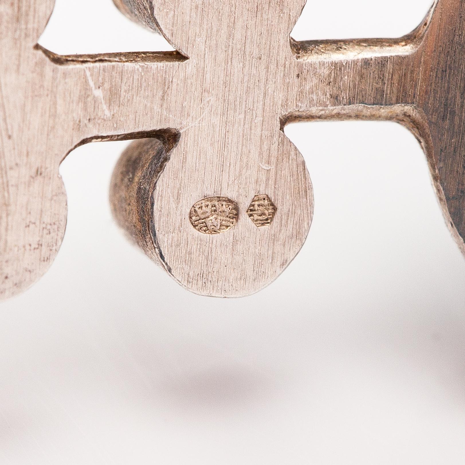 Jorma Laine, Rannekoru, sterlinghopeaa ja spektroliitteja. Turun Hopea, Turku 1974.