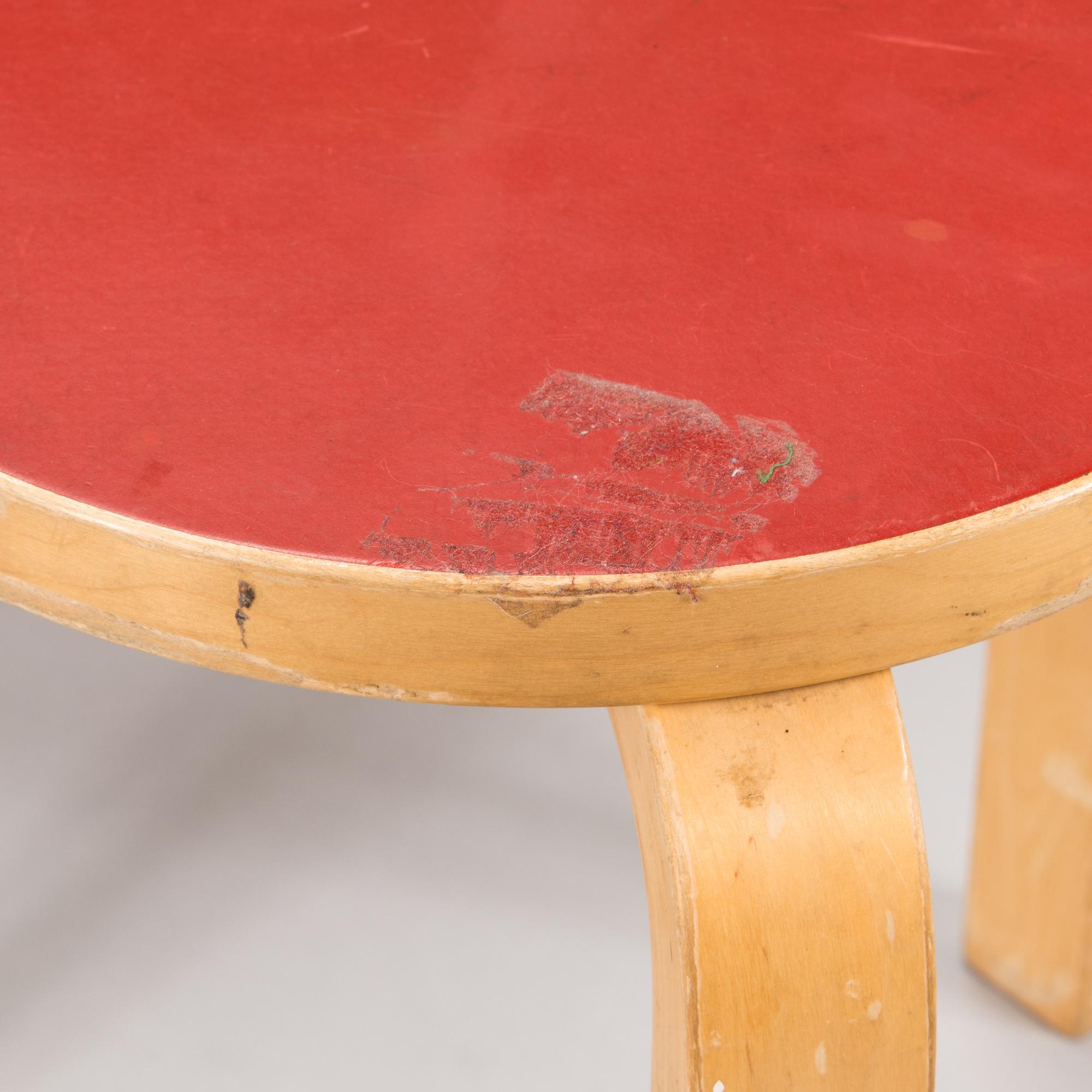 Alvar Aalto, klaffbord "DL82" och pallar, 6 st "60",  O.Y. Huonekalu-ja Rakennustyötehdas A.B 1900-talets mitt.