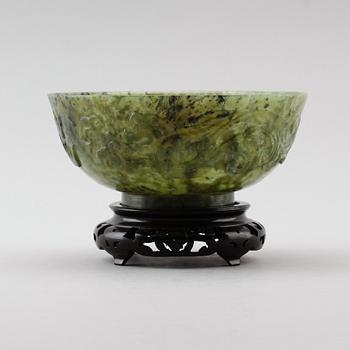 SKÅL, grön nefrit, Kina.
