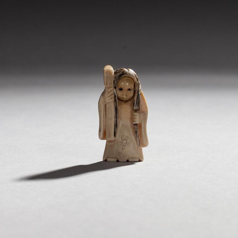 NETSUKE, ben, signerad, Japan möjligen 1700-tal.