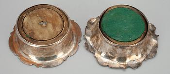 VINCOASTERS, 2 st, försilvrad koppar samt trä, 1800-tal.