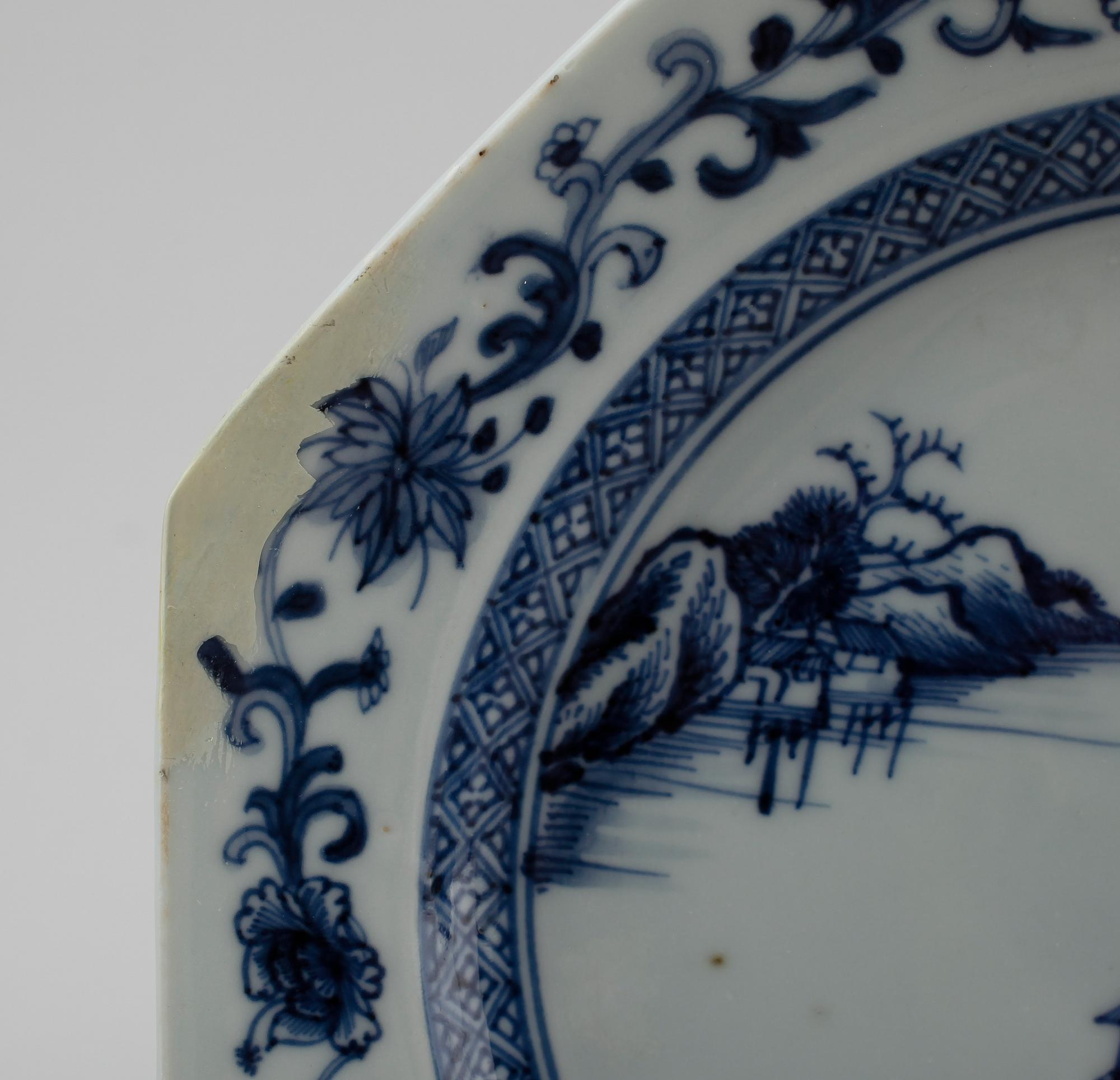TALLRIKAR, 3 st snarlika, porslin, Kina, Qianlong 1736-1795.