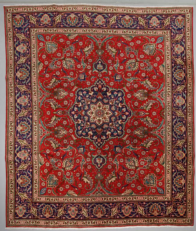 MATTA, Täbriz, ca 335 x 297 cm.