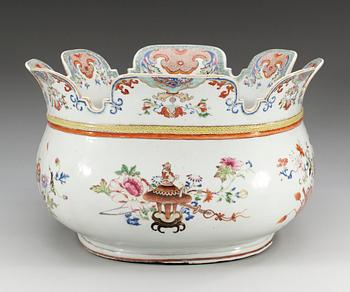 VINKYLARE, kompaniporslin. Qing dynastin, Qianlong (1736-95).
