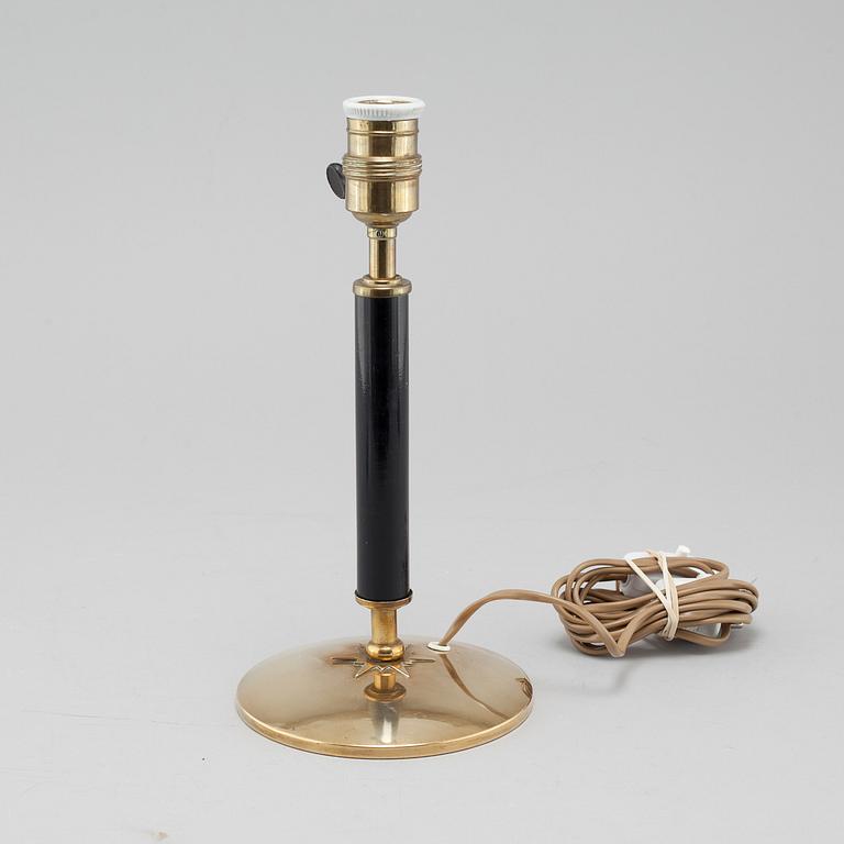 A mid 20th century table lamp.