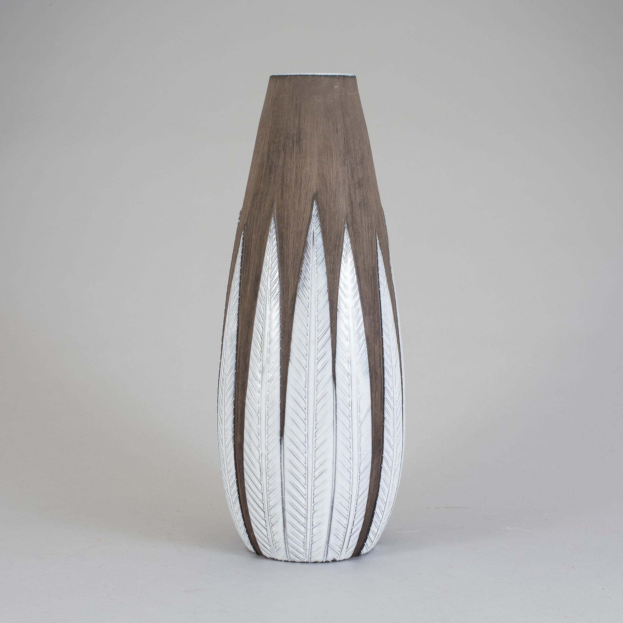 GOLVVAS, stengods, "Paprika", Anna-Lisa Thomson, Upsala Ekeby, i produktion 1951-1969.