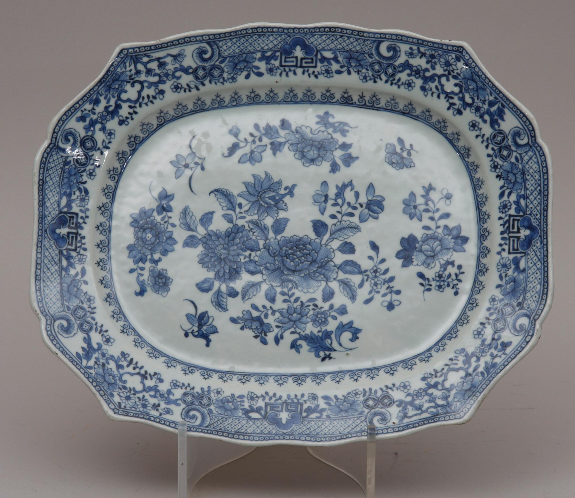STEKFAT, porslin. Kina, 1700/1800-tal.