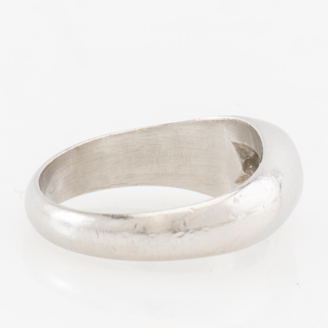 Ring in platinum set with a round brilliant-cut diamond, Harry Hermansson Stockholm 1958.