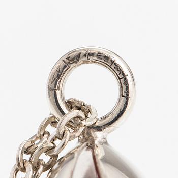 Elis Kauppi, A sterling silver necklace with a red carneol. Kupittaan kulta, Turku 1974.