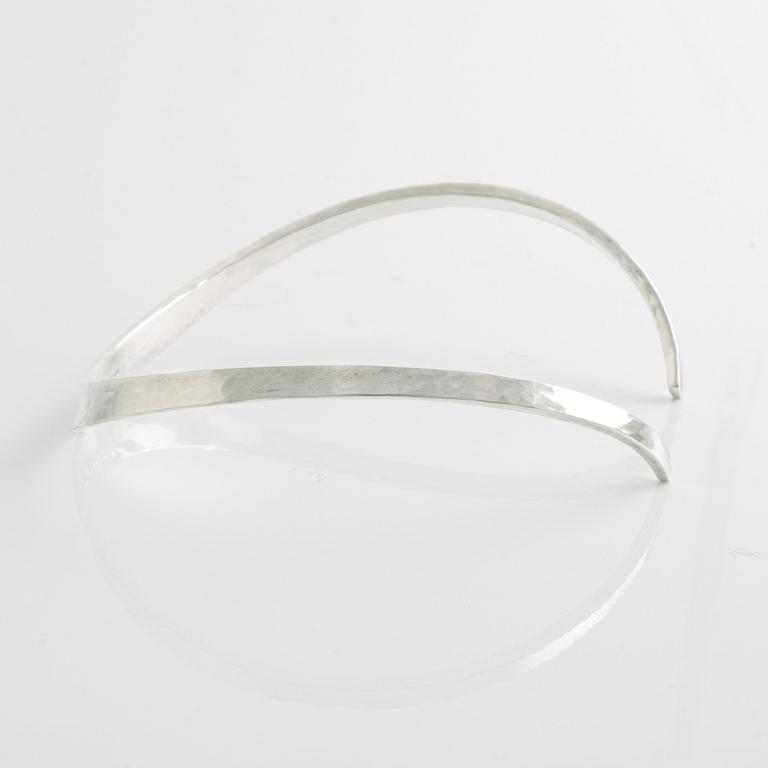 Jan Eve Stengård, silver necklace.