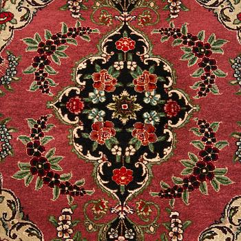 A runner, Tabriz part silk, so called 50 Radj. Ca. 400 x 90 cm.