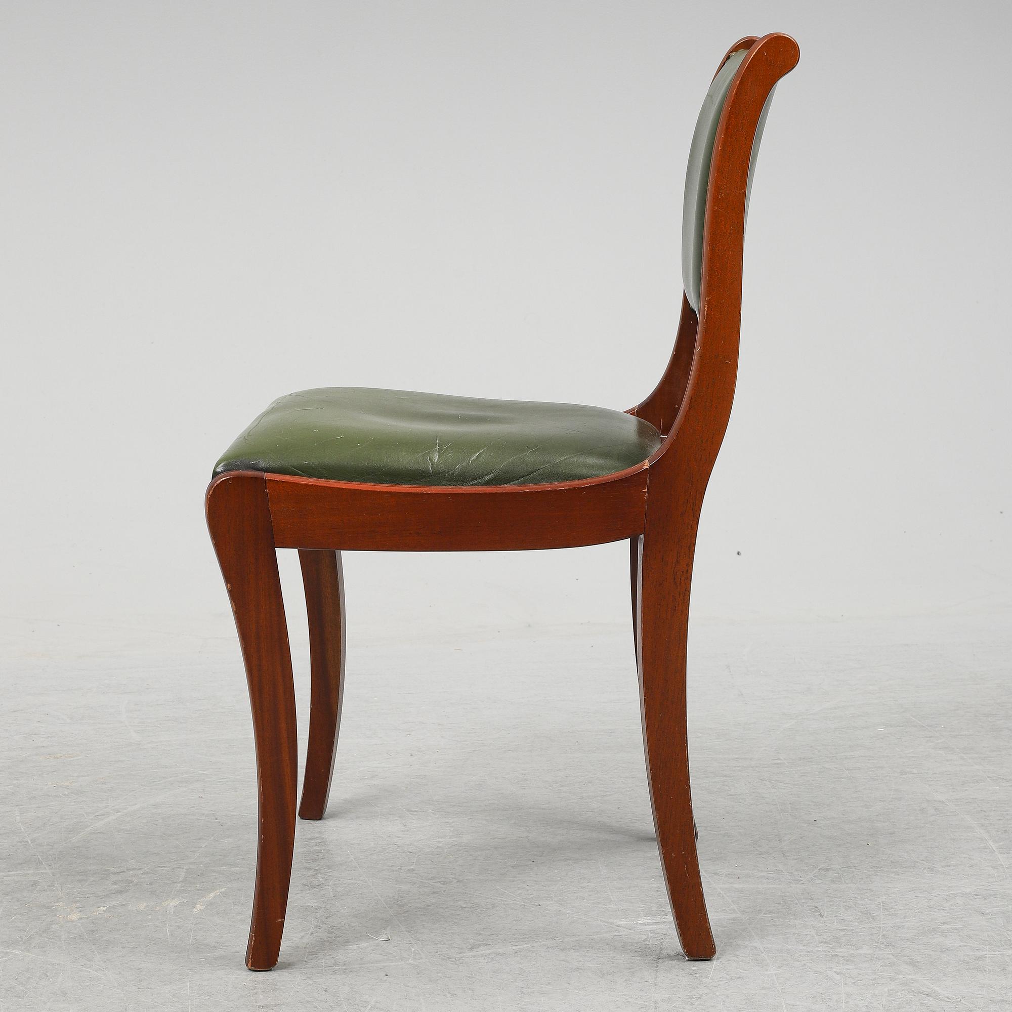 SKRIVBORD OCH STOL, England, 1900-talets slut.