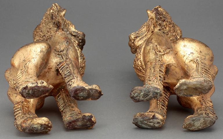 TEMPELHUNDAR, ett par, metall, sannolikt Thailand, 1900-tal.