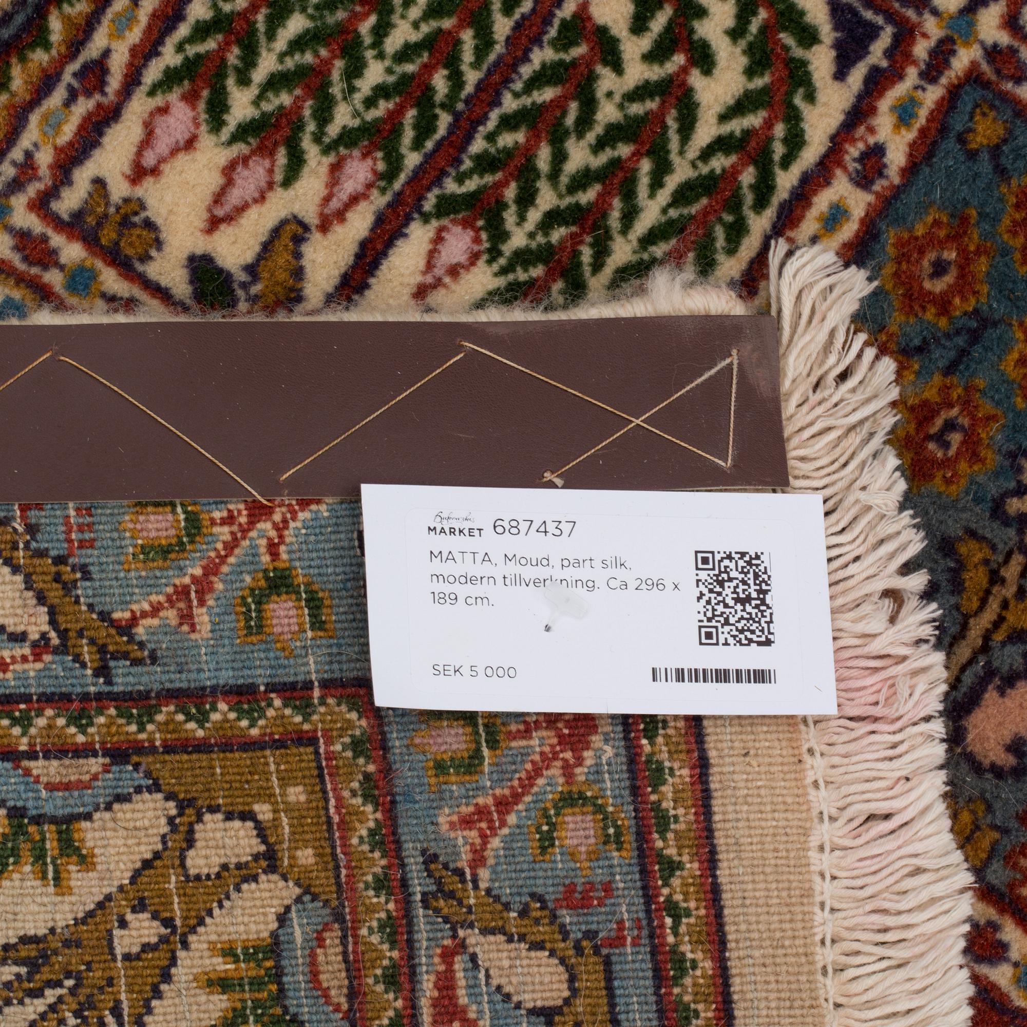 MATTA, Moud, part silk, modern tillverkning. Ca 296 x 189 cm.