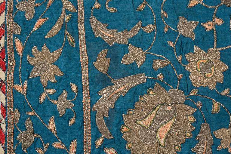 An 17th century silk 'Bocha' from the Ottoman empire, ca 99 x 94 cm.