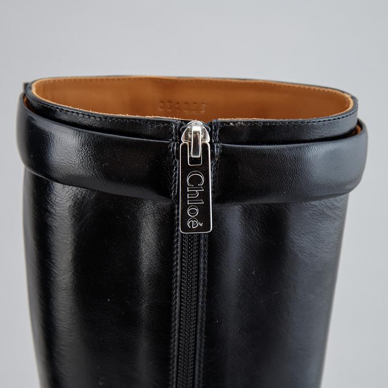 Chloé, a pair of black leather 'Serina' boots, size 36½.