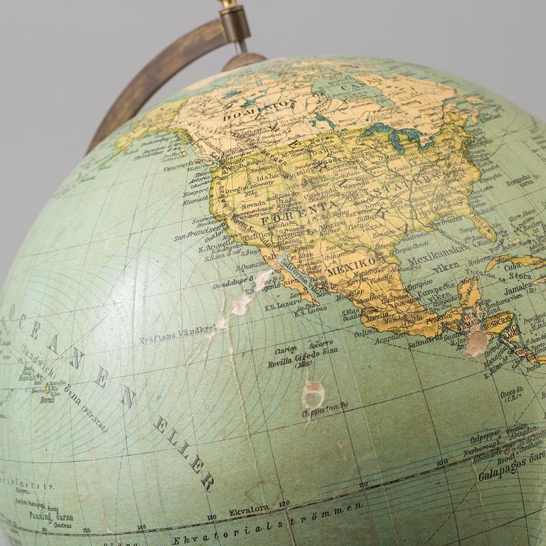 A globe from Nordiska Skolmaterielförlaget, Gunnar Saietz, Stockholm, first half of the 20th Century.