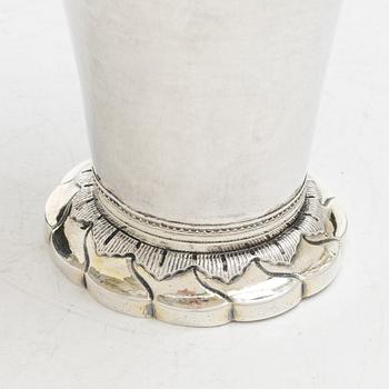 Johan Pettersen, bägare, delvis förgyllt silver, Söderhamn 1766. Rokoko.