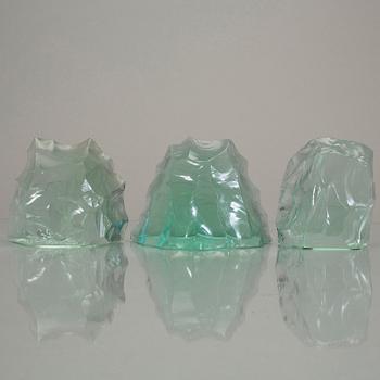 SKULPTURER, 7 st "Isberg", glas, Vicke Lindstrand, signerade, Kosta Boda.