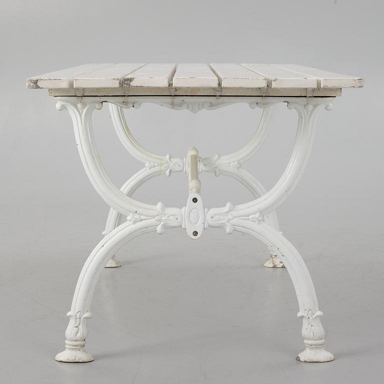 Trädgårdsbord, Byarum, 1900-talets slut.