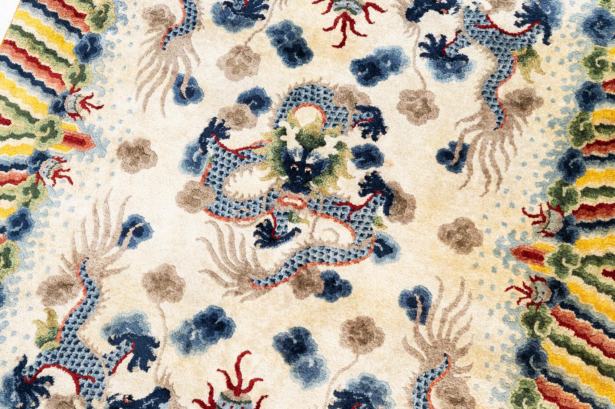 Matta semiantik silke Kina, ca 185 x 122 cm.