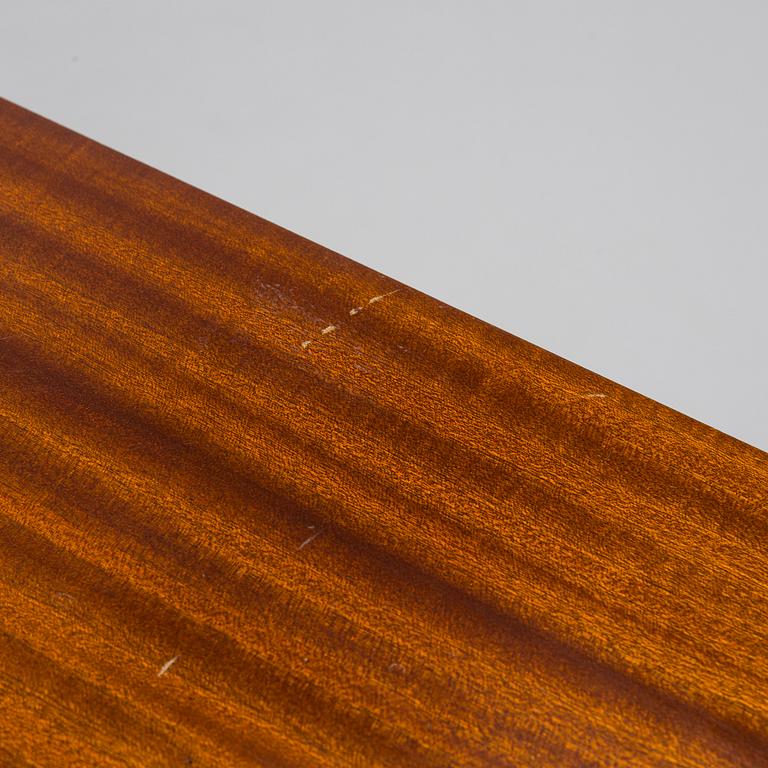 A mid 20th century gustavian style veneered sideboard by Abrahamsons Möbelfabrik AB.