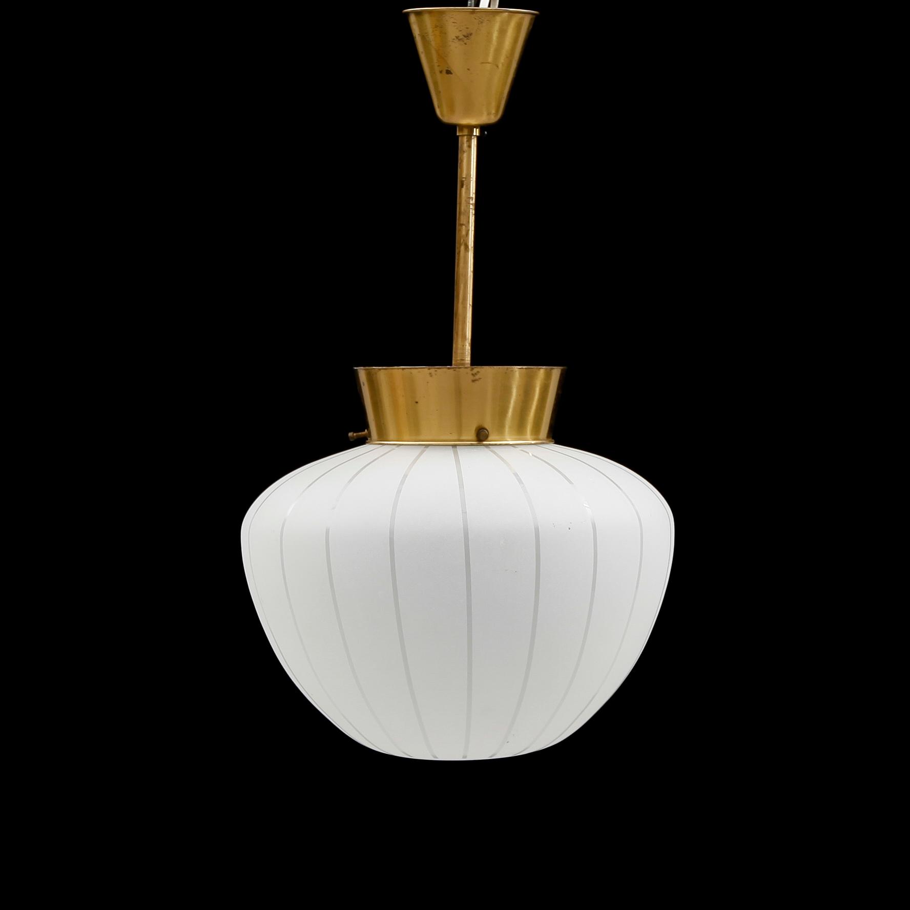 TAKLAMPA, 1900-talets mitt. Höjd 53 cm.