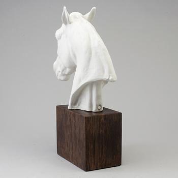 A porcelain sculpture by Albert Hinrich Hussmann, Rosenthal.