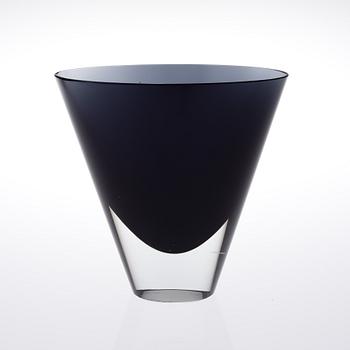 KAJ FRANCK, A VASE. Signed K. Franck, Nuutajärvi Notsjö -60.