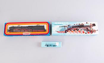 MÄRKLIN, sähkövetureita, 2 kpl ja vaunu, Saksa.